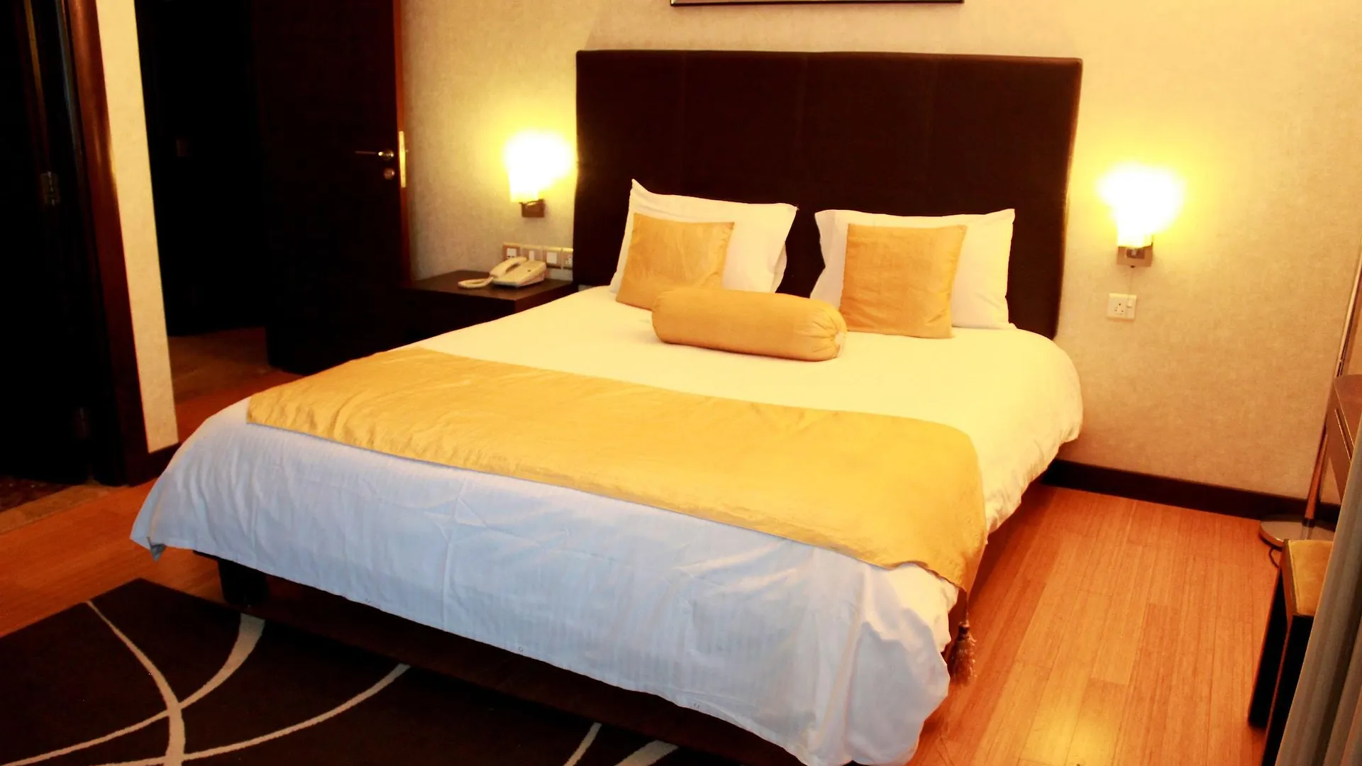 Tulip Creek Hotel Apartments Dubaj Apartmanhotel