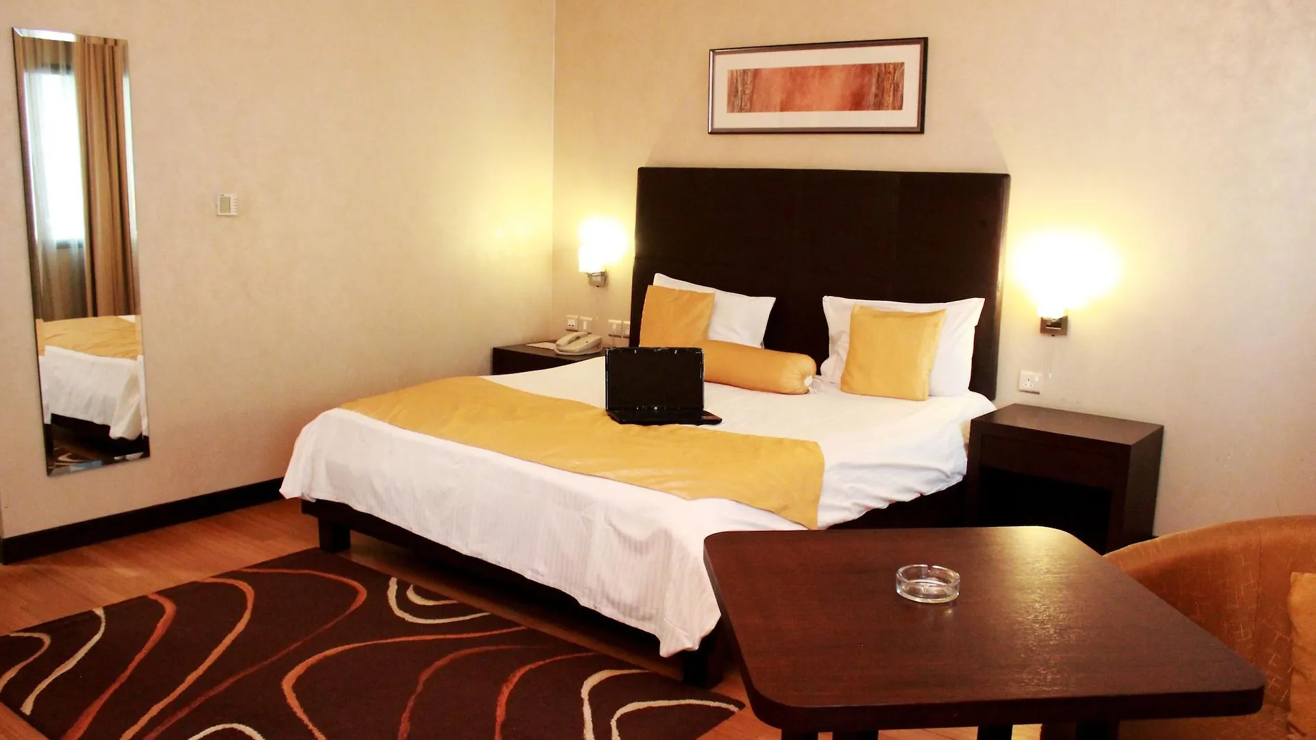 Tulip Creek Hotel Apartments Dubaj