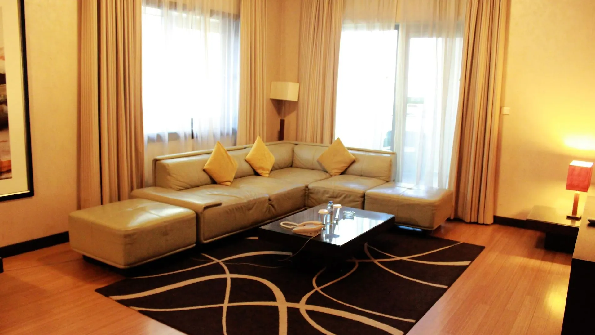 Tulip Creek Hotel Apartments Dubaj Apartmanhotel