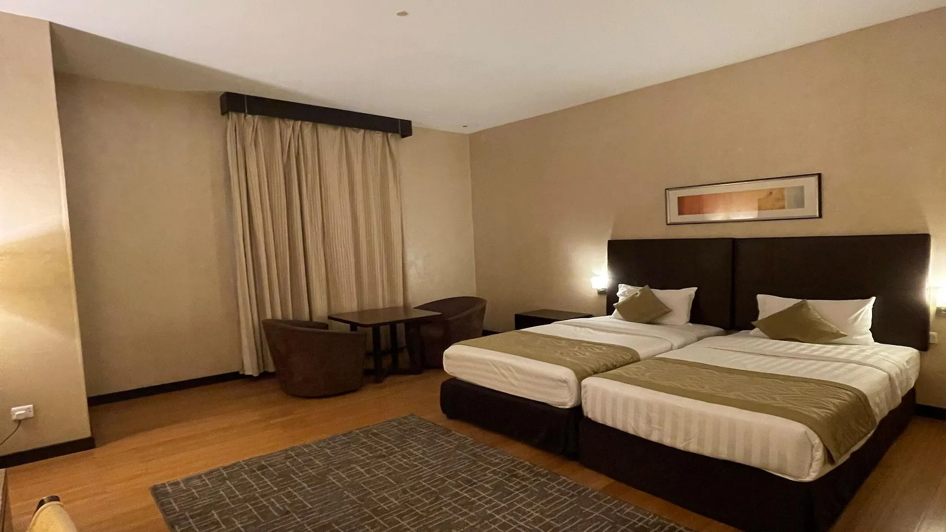 Tulip Creek Hotel Apartments Dubaj Apartmanhotel