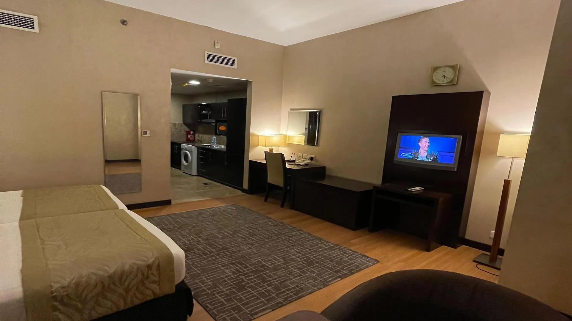 Tulip Creek Hotel Apartments Dubaj 4*,
